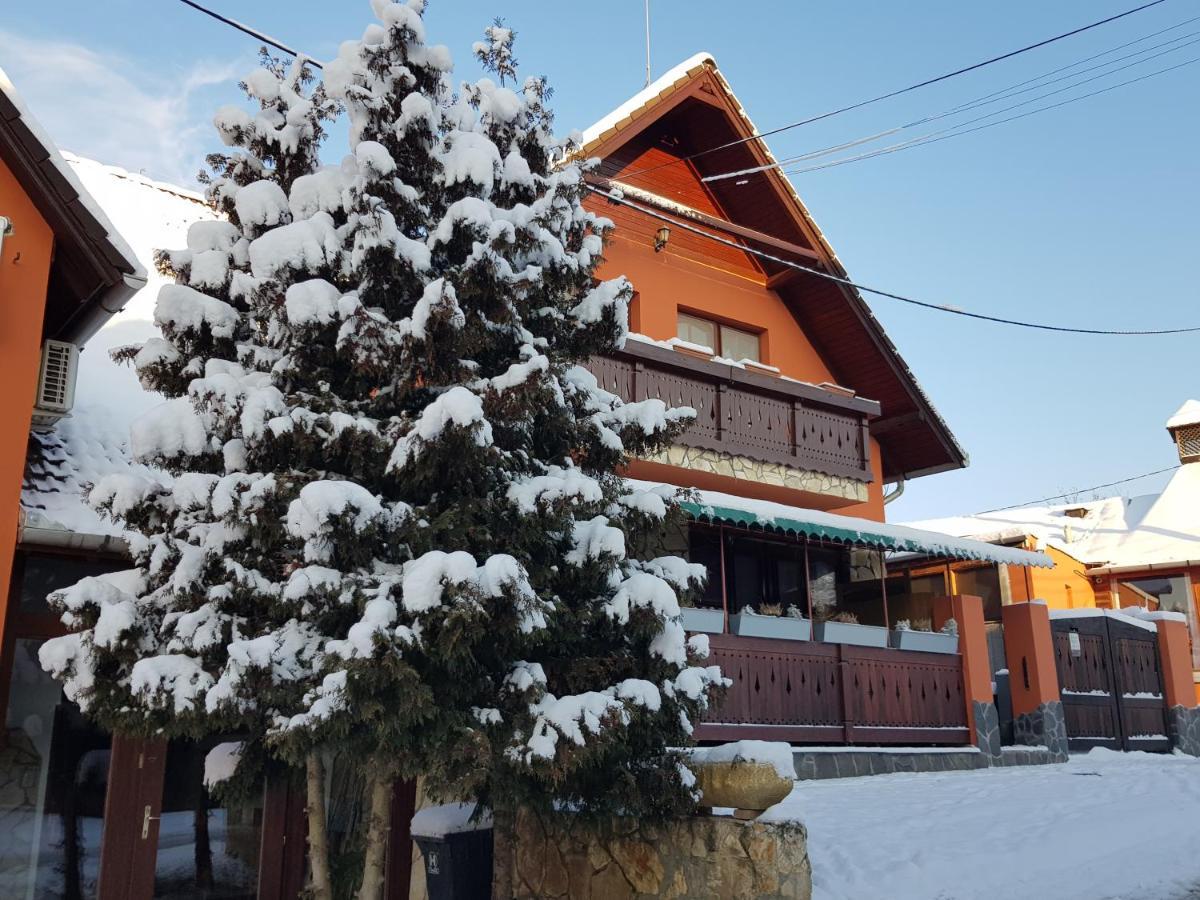 Leganyi Apartmanhaz Eger Exterior photo
