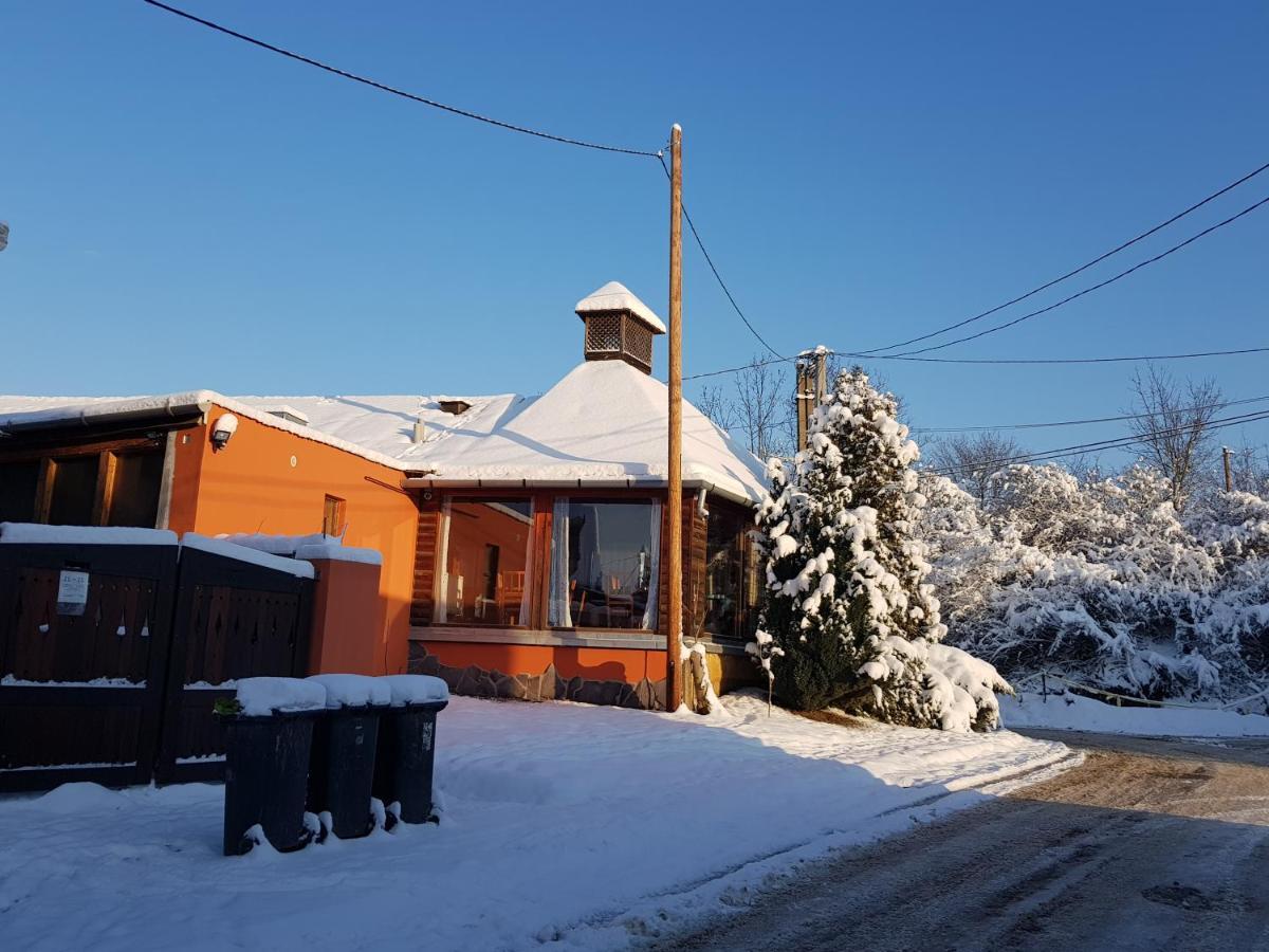 Leganyi Apartmanhaz Eger Exterior photo