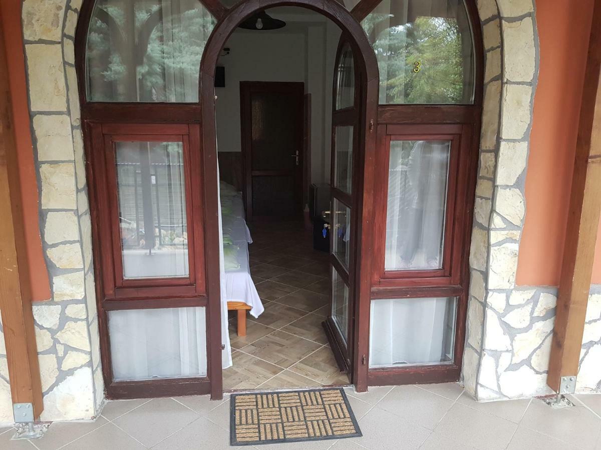 Leganyi Apartmanhaz Eger Exterior photo