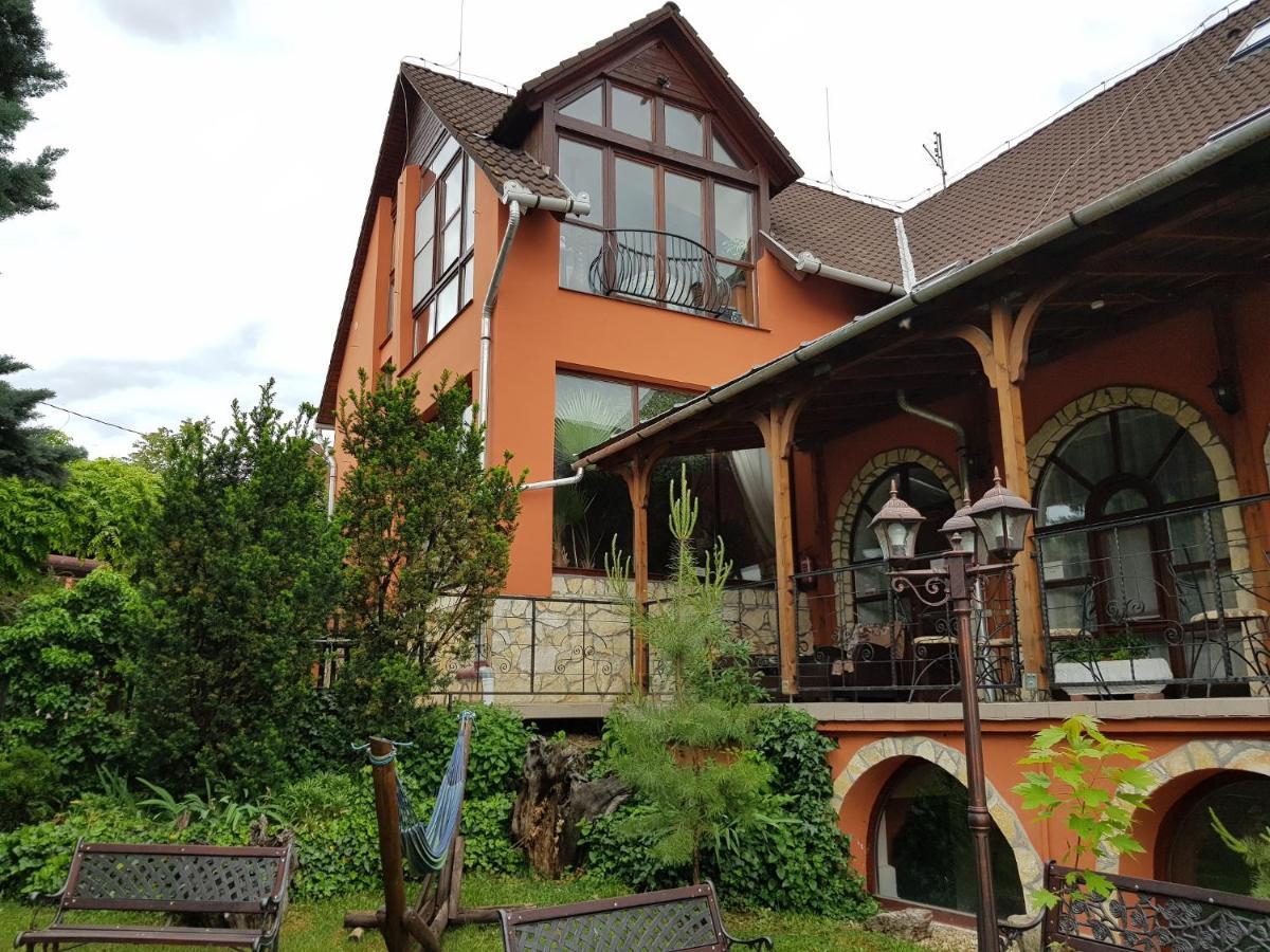 Leganyi Apartmanhaz Eger Exterior photo